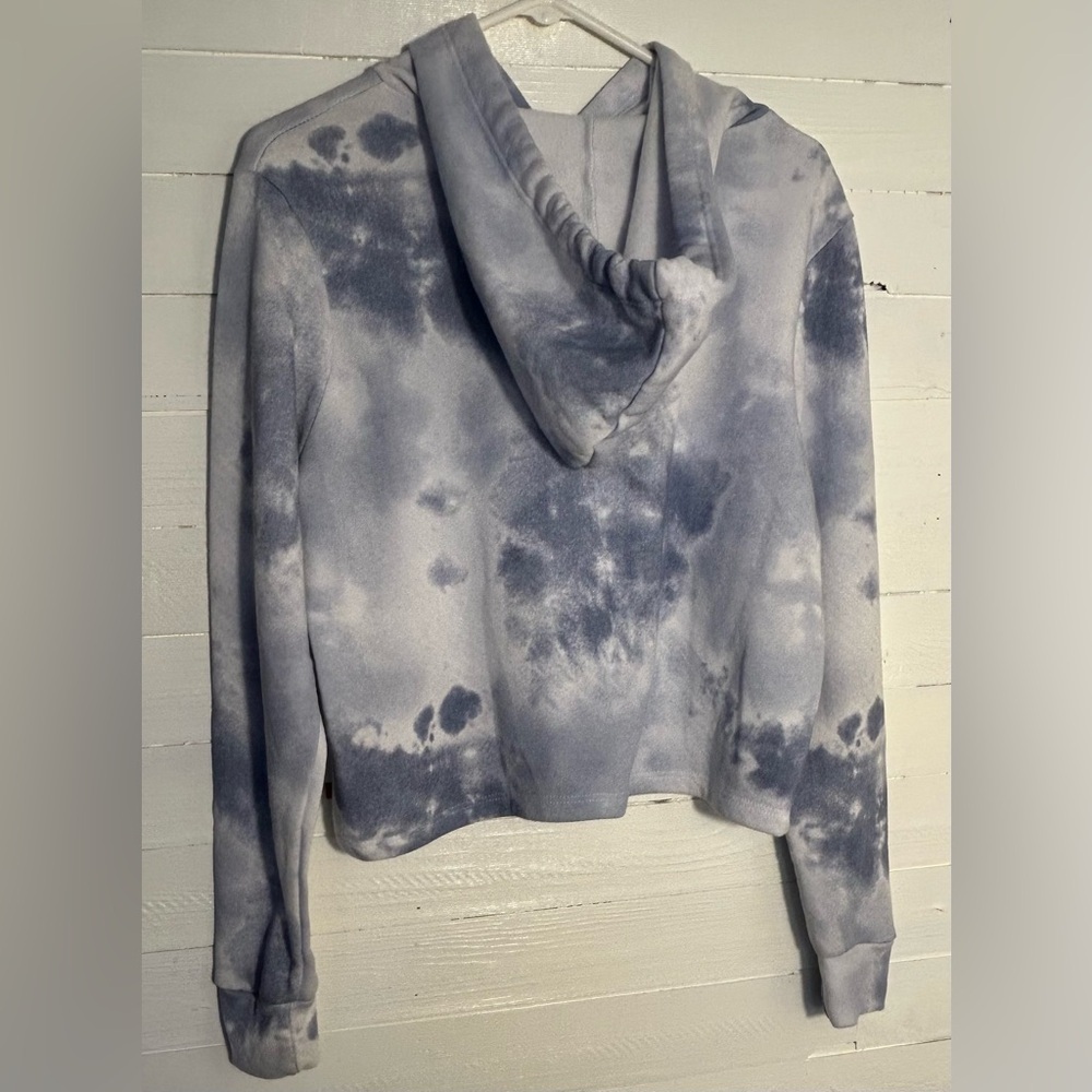Dickies cropped hoodie, size medium. Blue and white tie dye with logo. EC - Picture 4 of 8
